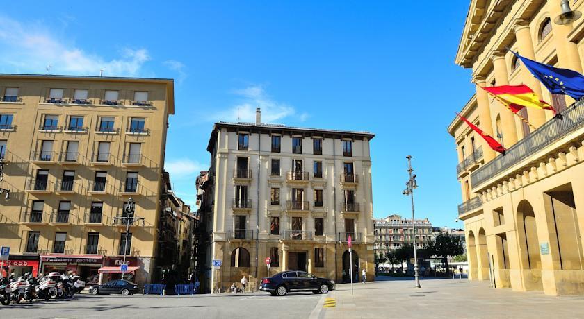 Hostal Arriazu Pamplona Dış mekan fotoğraf