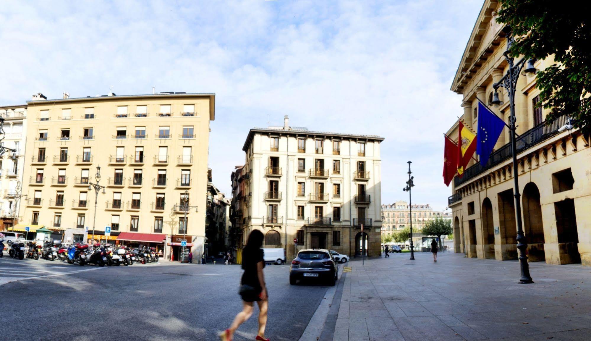 Hostal Arriazu Pamplona Dış mekan fotoğraf